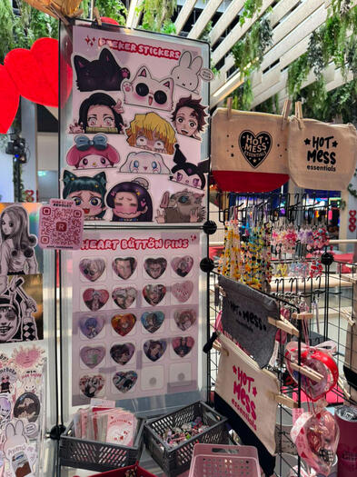 Stickers x Pins
